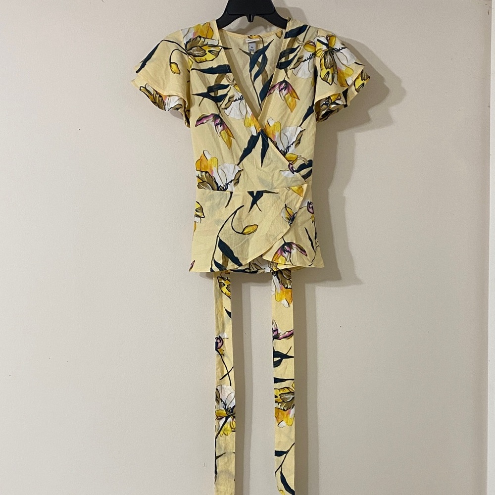 a new day Cream and Blue Floral Top